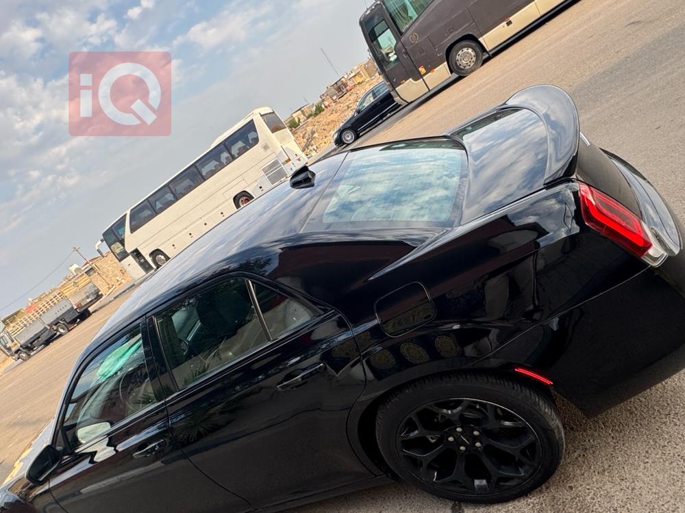 کرایسلەر 300